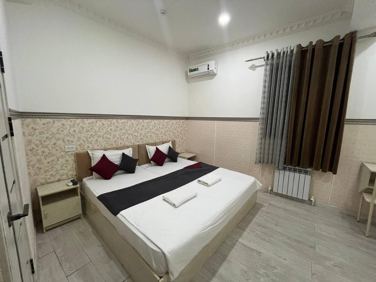 Fenix Hotel Taschkent Exterior foto